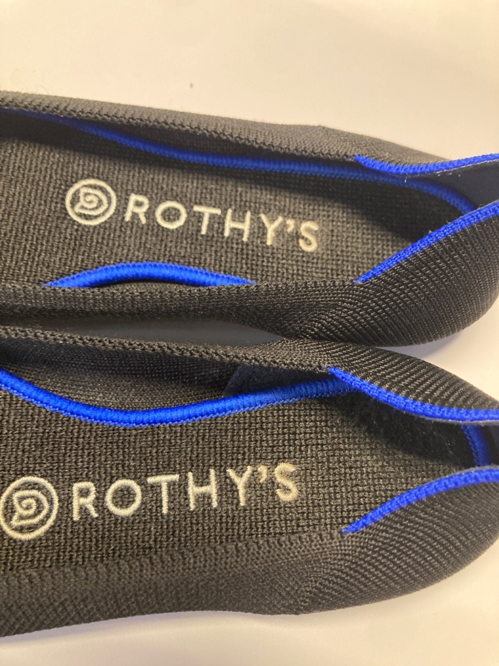 Excellent condition Rothys womens 7 pointed toe loafers - Picture 3 of 8
